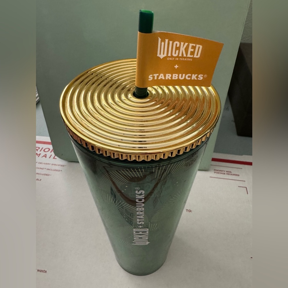 🚫SOLD🚫 Starbucks “Wicked” Tumbler - Green w/Gold Cover - Picture 2 of 2